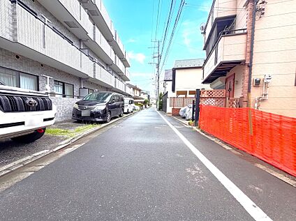 【現地写真　前面道路】