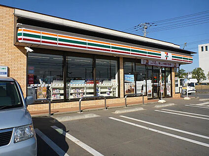 セブンイレブンつくば大砂店 691m