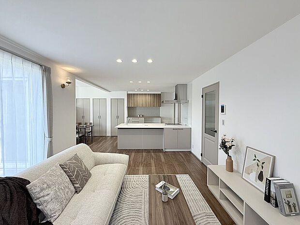 LDKは約23帖ございますのでとても広々としています!