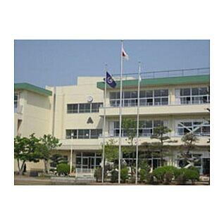 牛久市立牛久小学校 約160m(徒歩約2分)