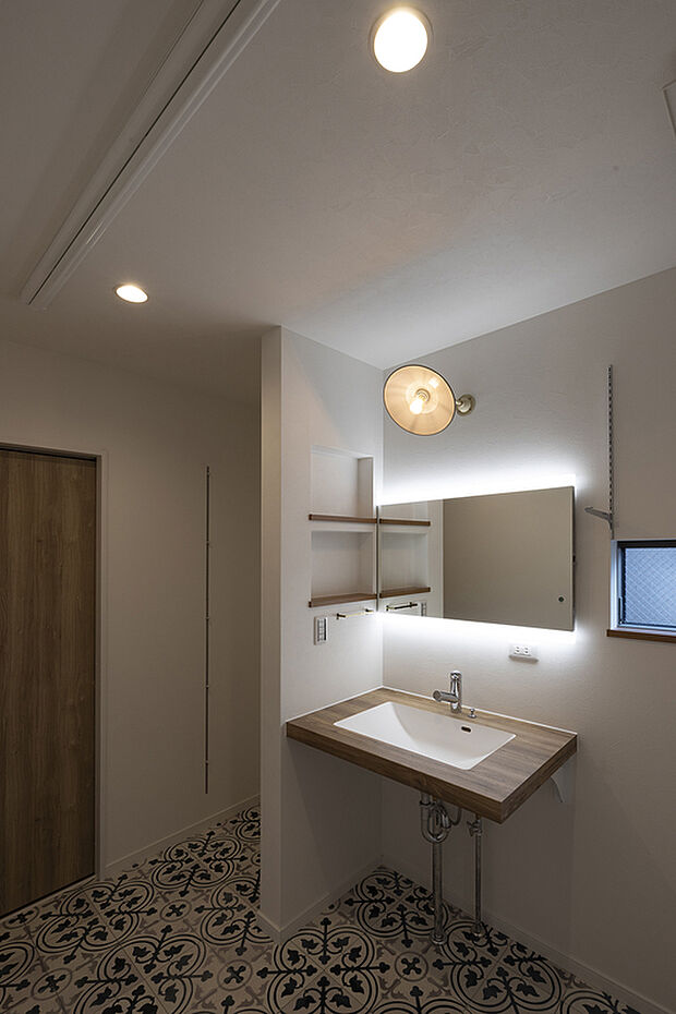 【当社施工例【洗面スペース】】施主様のこだわり詰まった北欧風の洗面スペース。朝の忙しい時間も心穏やかに過ごせそうな空間に仕上がりました♪