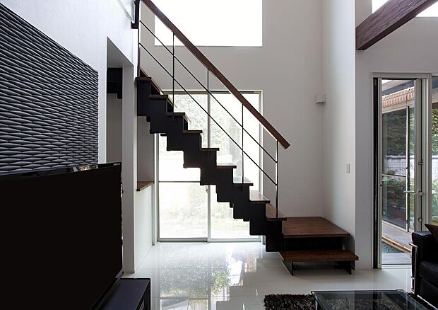 【■階段】リビングに設置した解放感溢れる階段♪