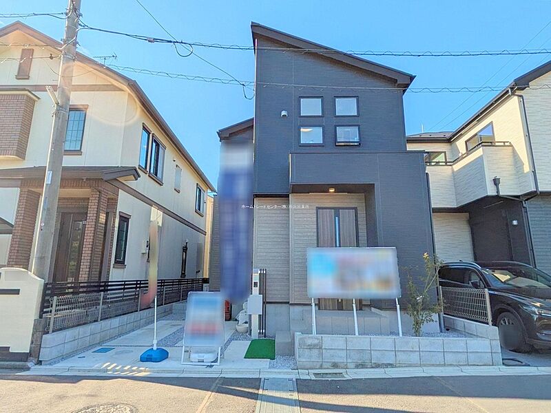 収納豊富なお住まいです！シューズクロークやパントリー、リネン庫など、あったらいいなと思う収納を取り入れました！家具を少なくしてすっきりお住まいいただけます♪
