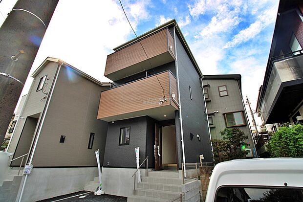 『１号棟』
気になった物件すぐにご見学対応させていただきます♪平日・お仕事帰りなど、いつでもご案内可能です♪周辺環境と併せて、実際に現地をご確認ください♪