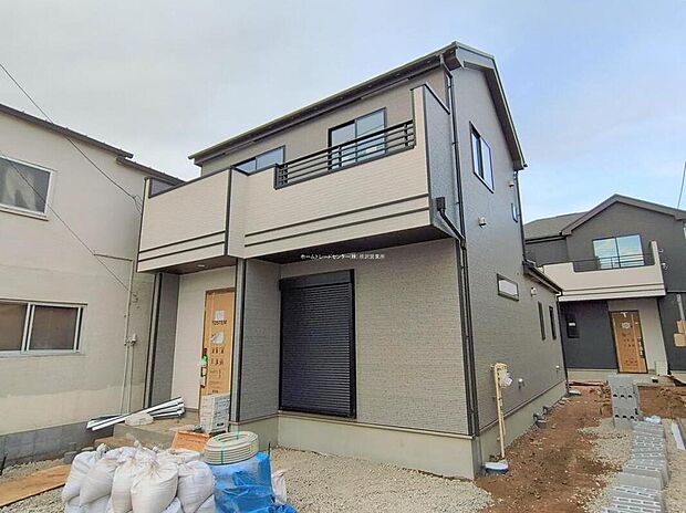 『B号棟』
住宅性能評価で耐震等級３（最高等級）を取得！お客様を守る大切な住宅だからこそ、第三者の検査を受けて安心して住んでいただける住宅をご案内させて頂きます。