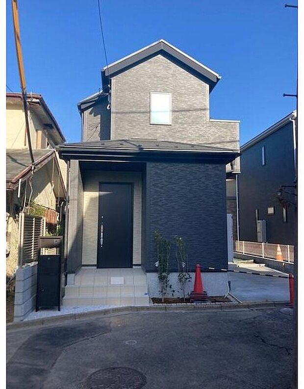 『1号棟』
住宅性能評価で耐震等級3(最高等級)を取得!お客様を守る大切な住宅だからこそ、第三者の検査を受けて安心して住んでいただける住宅をご案内させて頂きます。