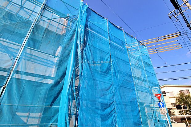 『D号棟』
ひとたび扉を開けばそこに待っているのは上質な空間とマイホームでの新生活をイメージさせる優雅なひととき。「この家なら…」ではなく「ここに住みたい♪」と思う感動をお届けいたします。