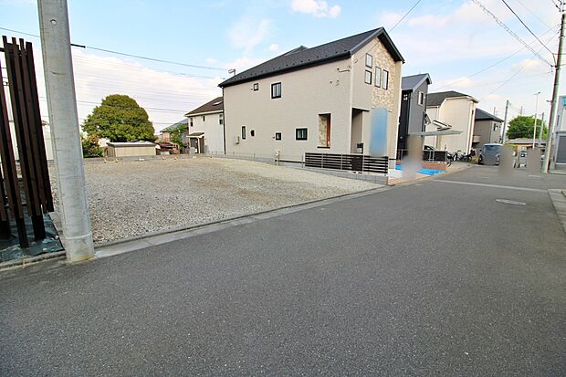 『１号棟』
ひとたび扉を開けばそこに待っているのは上質な空間とマイホームでの新生活をイメージさせる優雅なひととき。「この家なら…」ではなく「ここに住みたい♪」と思う感動をお届けいたします。