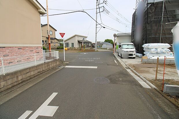 『１号棟』
ひとたび扉を開けばそこに待っているのは上質な空間とマイホームでの新生活をイメージさせる優雅なひととき。「この家なら…」ではなく「ここに住みたい♪」と思う感動をお届けいたします。