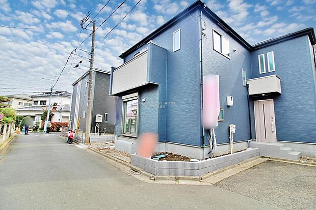 『１号棟』
ひとたび扉を開けばそこに待っているのは上質な空間とマイホームでの新生活をイメージさせる優雅なひととき。「この家なら…」ではなく「ここに住みたい♪」と思う感動をお届けいたします。