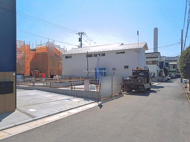 『１号棟』
ひとたび扉を開けばそこに待っているのは上質な空間とマイホームでの新生活をイメージさせる優雅なひととき。「この家なら…」ではなく「ここに住みたい♪」と思う感動をお届けいたします。