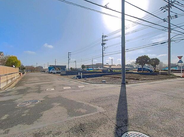 『１号棟』
ひとたび扉を開けばそこに待っているのは上質な空間とマイホームでの新生活をイメージさせる優雅なひととき。「この家なら…」ではなく「ここに住みたい♪」と思う感動をお届けいたします。