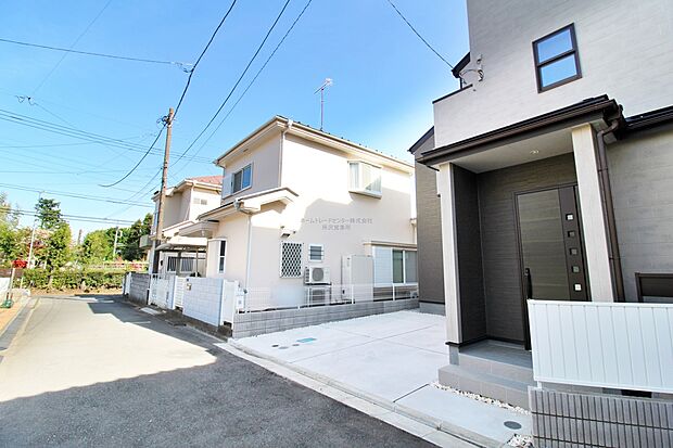 『１号棟』
ひとたび扉を開けばそこに待っているのは上質な空間とマイホームでの新生活をイメージさせる優雅なひととき。「この家なら…」ではなく「ここに住みたい♪」と思う感動をお届けいたします。