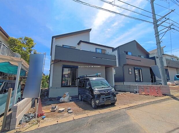 『１号棟』
住宅性能評価で耐震等級３（最高等級）を取得！お客様を守る大切な住宅だからこそ、第三者の検査を受けて安心して住んでいただける住宅をご案内させて頂きます。