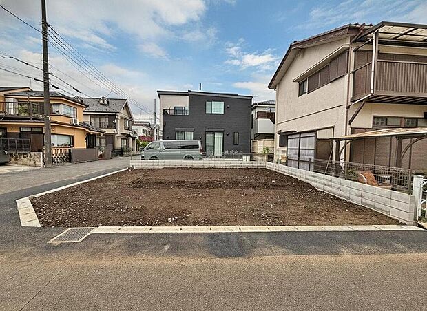 『A号棟』
住宅性能評価で耐震等級３（最高等級）を取得！お客様を守る大切な住宅だからこそ、第三者の検査を受けて安心して住んでいただける住宅をご案内させて頂きます。