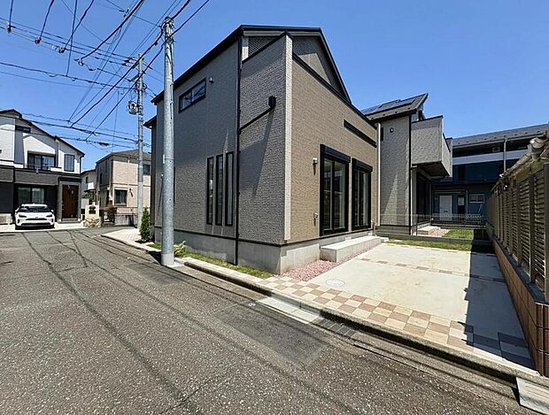 『1号棟』
気になった物件すぐにご見学対応させていただきます♪平日・お仕事帰りなど、いつでもご案内可能です♪周辺環境と併せて、実際に現地をご確認ください♪