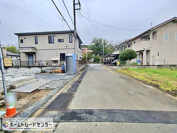 『１号棟』
ひとたび扉を開けばそこに待っているのは上質な空間とマイホームでの新生活をイメージさせる優雅なひととき。「この家なら…」ではなく「ここに住みたい♪」と思う感動をお届けいたします。
