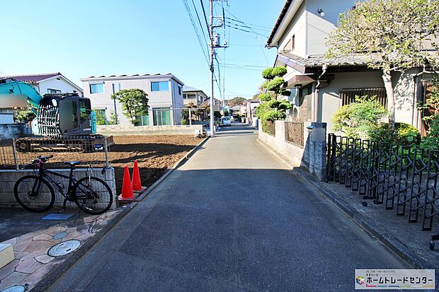 帰宅時・外出時の自然なコミュニケーションを育むリビングイン階段を採用。家族が必ず顔を合わせて欲しい。そんな思いをこめています。