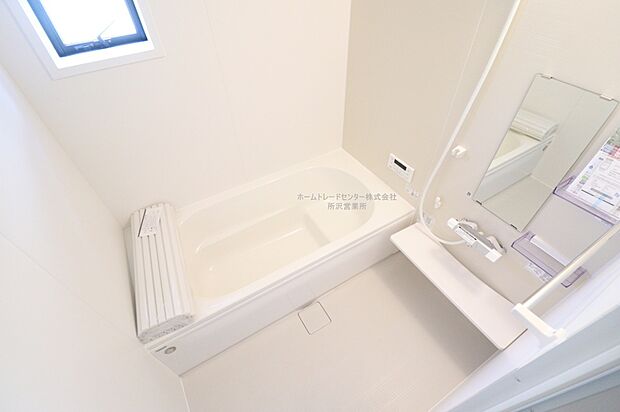 【浴室】雨の日や夜間の洗濯に便利な浴室暖房乾燥機を標準装備。入浴後に換気機能で湿気を排出することで、カビの発生を防ぎます！