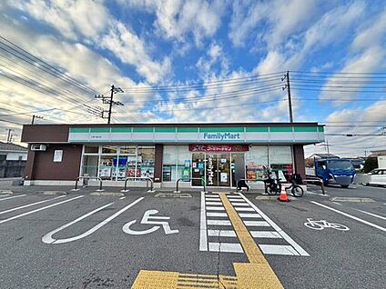 ファミリーマート入間下藤沢店 512m(徒歩7分)
