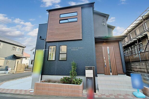 【現地外観写真】『１号棟』
住宅性能評価で耐震等級３（最高等級）を取得！お客様を守る大切な住宅だからこそ、第三者の検査を受けて安心して住んでいただける住宅をご案内させて頂きます。