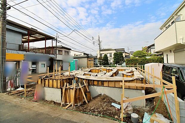 【現地外観写真】『１号棟』
住宅性能評価で耐震等級３（最高等級）を取得！お客様を守る大切な住宅だからこそ、第三者の検査を受けて安心して住んでいただける住宅をご案内させて頂きます。