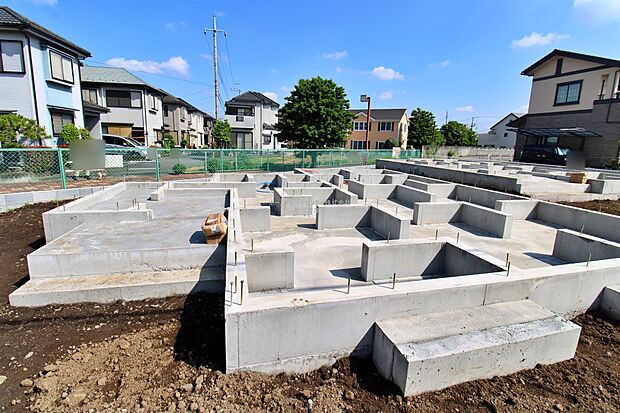 【現地外観写真】『A号棟』
住宅性能評価で耐震等級3(最高等級)を取得!お客様を守る大切な住宅だからこそ、第三者の検査を受けて安心して住んでいただける住宅をご案内させて頂きます。
