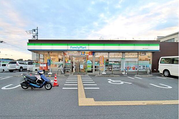ファミリーマート東所沢和田店（約450m）