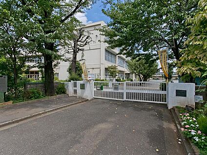東村山市立大岱小学校 240m(徒歩3分)
