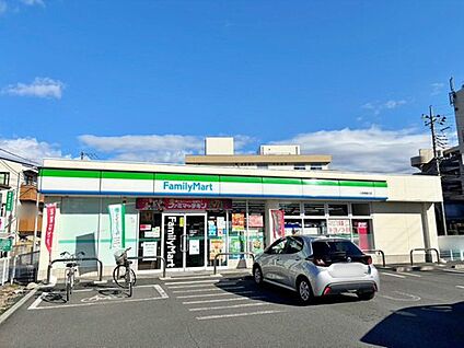 ファミリーマート入間東藤沢店 567ｍ(徒歩8分)