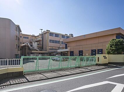 東村山市立青葉小学校 535m(徒歩7分)
