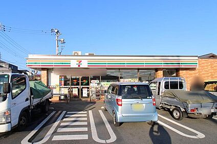 セブンイレブン所沢荒幡店 566m(徒歩8分)
