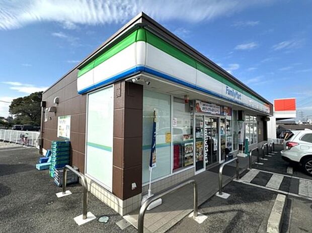 ファミリーマート所沢小手指南店(約473m)