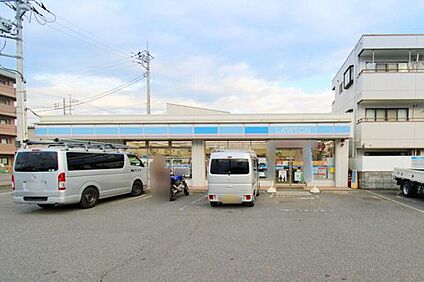 ローソン東所沢和田一丁目店 788m (徒歩10分)