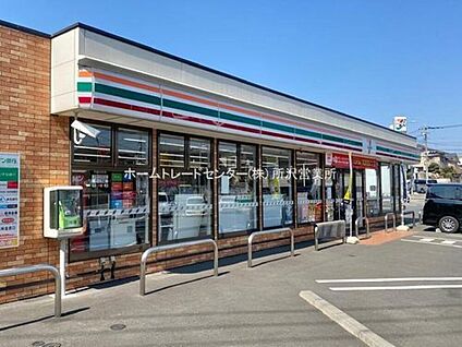 セブンイレブン入間上藤沢北店 320ｍ(徒歩4分)