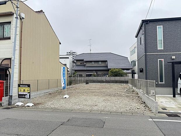 【B区画】前面道路(2022年8月撮影)