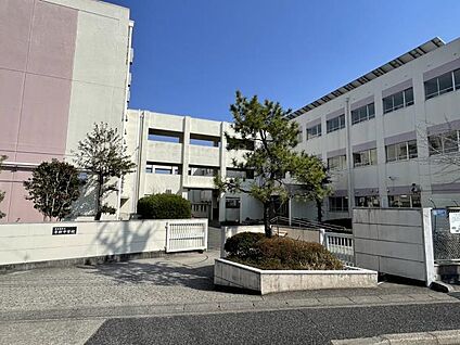 名古屋市立平針中学校 約1900m～1950m(徒歩約24～25分)