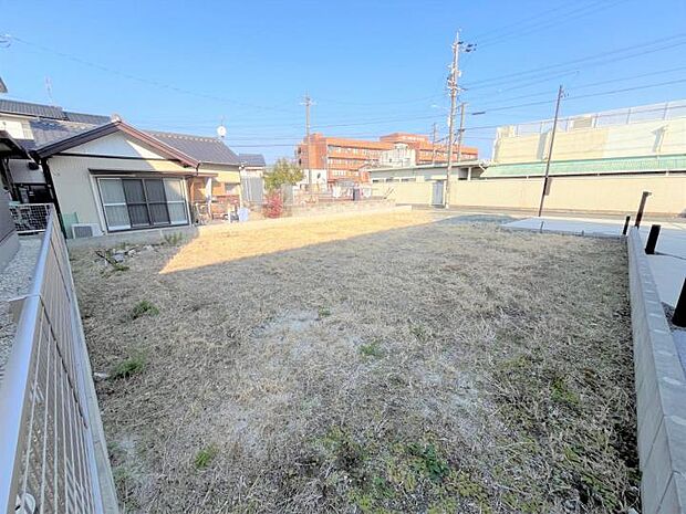 【【現地写真】2022年7月撮影】閑静な住宅街です。