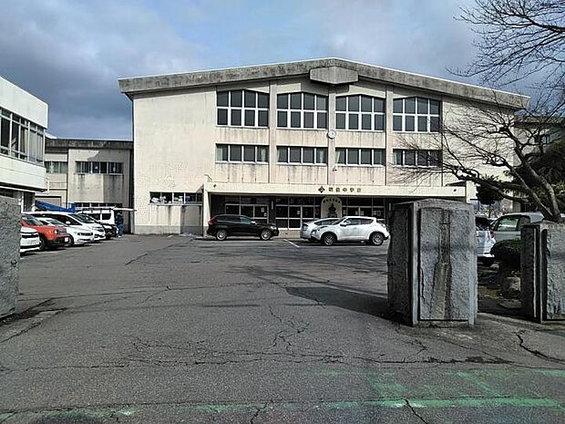 明倫中学校(約2,280m・徒歩29分)