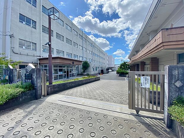 植田小学校 