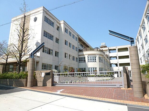 左京山中学校