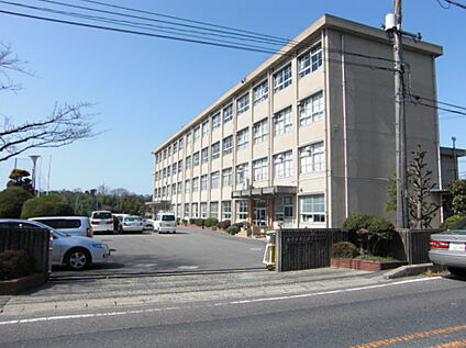 坂下中学校 約2220ｍ(徒歩28分)