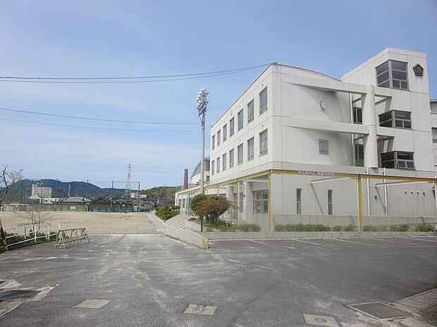 多治見市立陶都中学校(約1,287m)