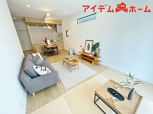 【リビング】実際に現地に家具は置かれておりません。