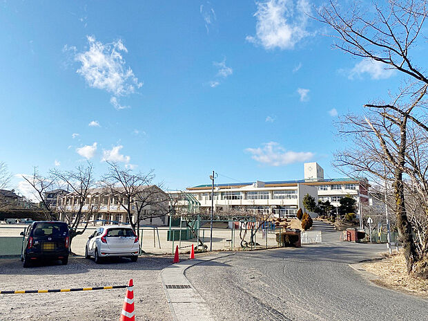 旭小学校（約2,100m）