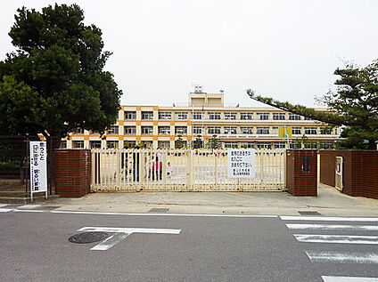 豊山小学校 930ｍ