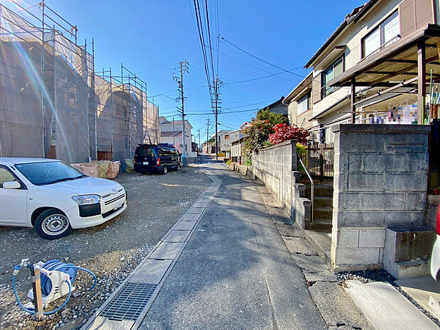 〇●前面道路(撮影2025年11月)●〇
モデル案内も承ります!
アイデムホーム南店は緑区役所から徒歩2分!
水曜日も営業しております!