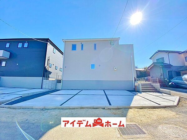 〇●2号棟外観●〇　　
平日のご案内も可能です！　
アイデムホーム南店は緑区役所から徒歩2分！
水曜日も営業しております！　　　　　　
　　　　　　
