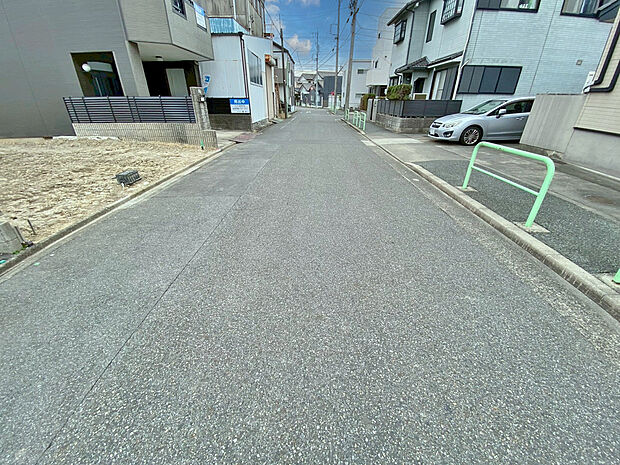 〇●前面道路(撮影2025年11月)●〇
モデル案内も承ります!
アイデムホーム南店は緑区役所から徒歩2分!
水曜日も営業しております!