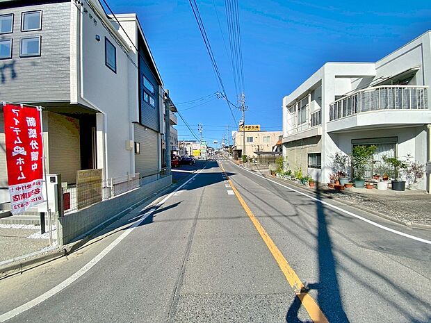 【前面道路】〇●前面道路(撮影2025年11月)●〇
堂々完成!即入居可!
アイデムホーム南店は緑区役所から徒歩2分!
水曜日も営業しております!